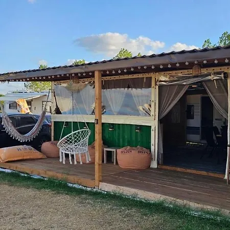 каравана сий-я-на Parque de Campismo *